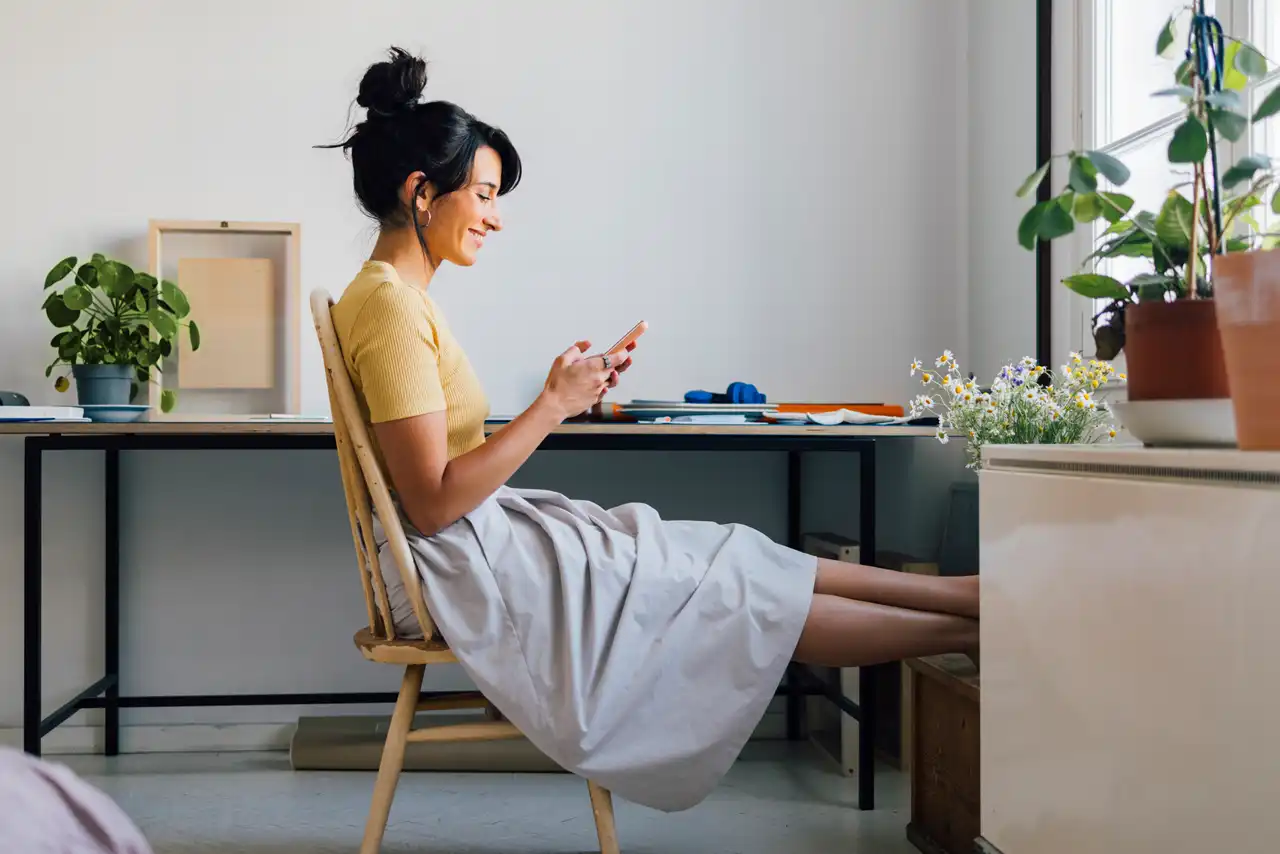 Frau mit Smartphone